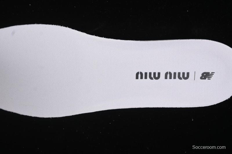 Miu Miu x New Balance 530 Low-Top Retro Running Shoes with Deconstructed Design - 38165