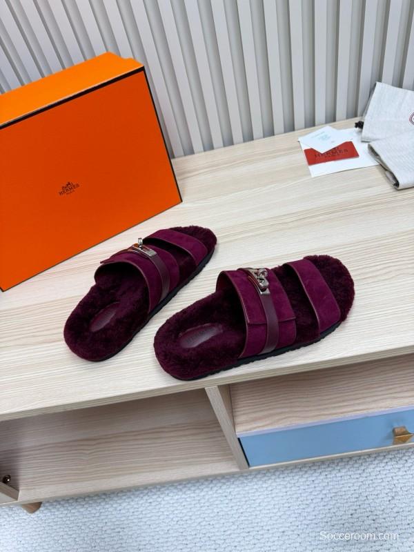 2024 Slippers Hermès Burgundy Shearling Sandals 