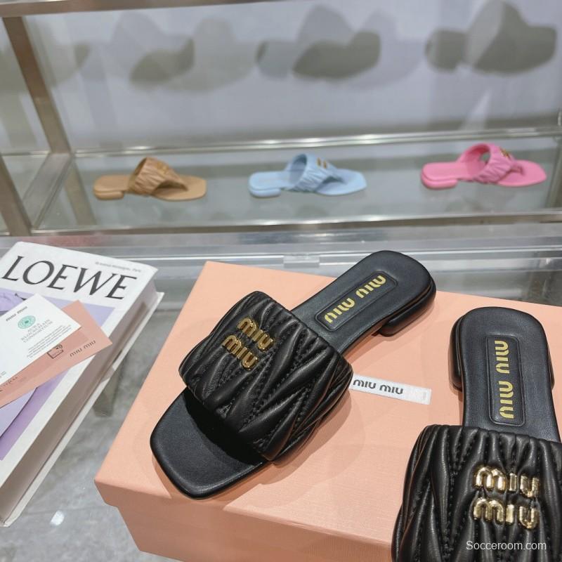 2025 Miumiu Black Leather Slippers KFY00240