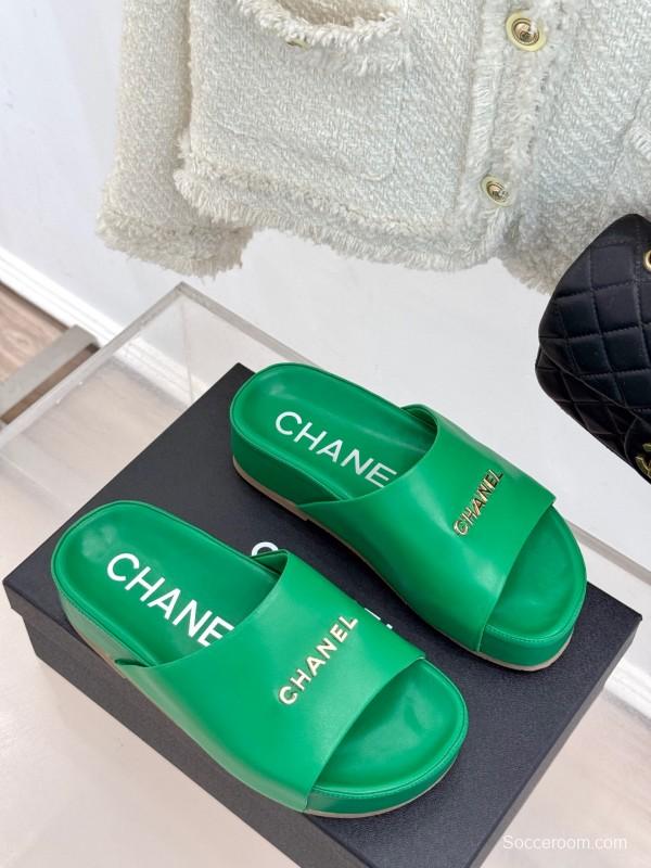 2025 Slippers Chanel Green Leather Slippers
