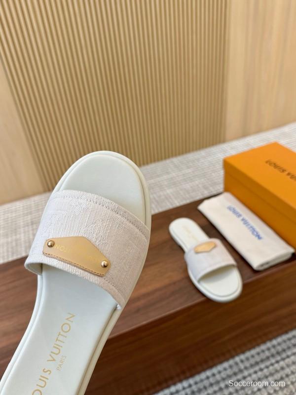 2025 Women Louis Vuitton White Leather Slippers LY00200
