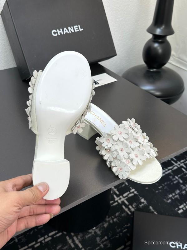 2025 Women Chanel White Leather Sandals