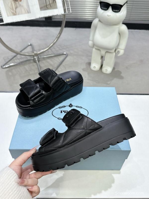 2025 Women Prada Black Leather Slippers KFY00290