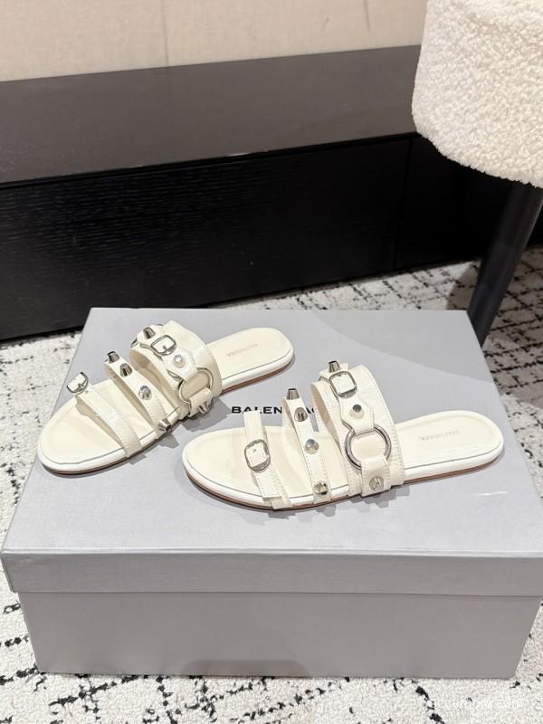 2025 Slippers Balenciaga White Leather Metal Studs KFY00289