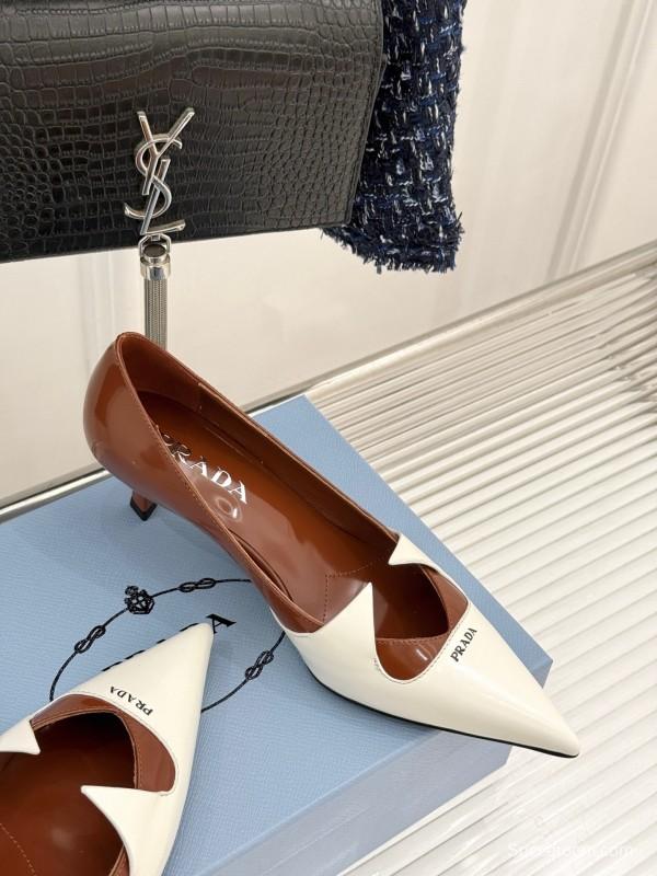 PRADA 2025 SS Catwalk Pointed Toe Kitten Heel Pumps - KFY00310