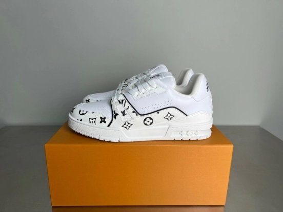 Louis Vuitton Signature Logo Sneakers with Calfskin Upper - YC