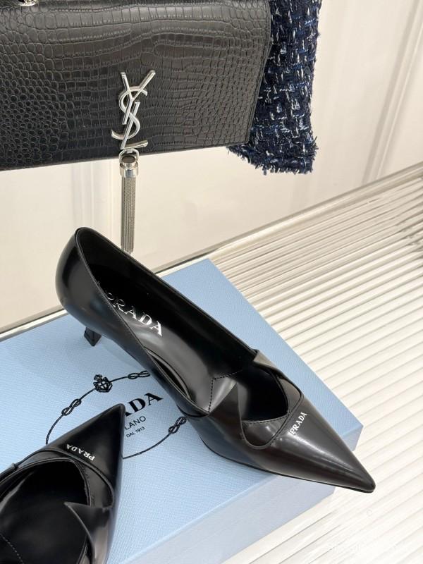Prada 2025 SS Catwalk Pointed Toe Kitten Heel Single Shoes - KFY00310