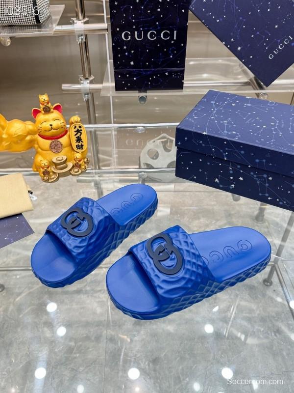 Gucci Lido Interlocking G Men's Sandals with Textured Rubber Sole - AS00170