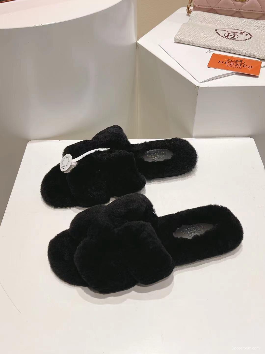 Hermès 2025 SS Love Fur Flat Slippers - LY00240